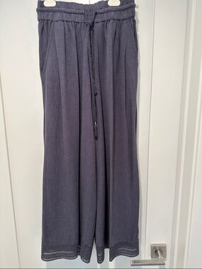 Wrap London elastic wide leg pant size 4 blue.
